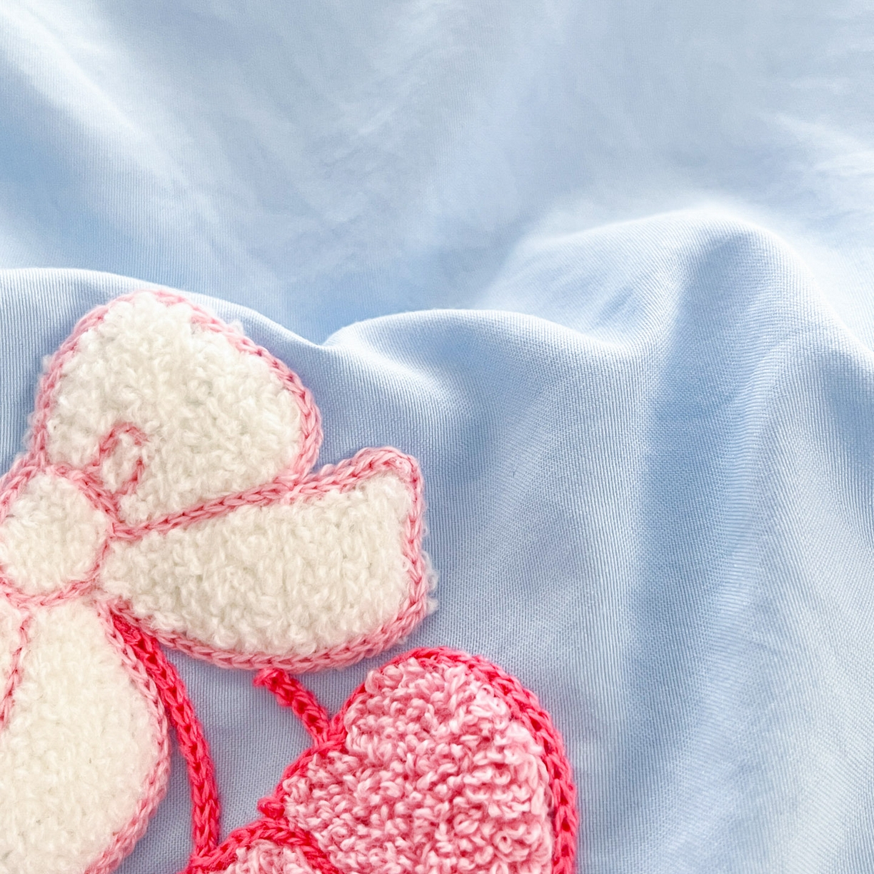 91家纺网 家纺一手货源 找家纺 泉欣家纺 2026新品网红卡通公主风毛巾绣花水洗棉四件套（专版花型）风铃团团 风铃团团  蓝粉