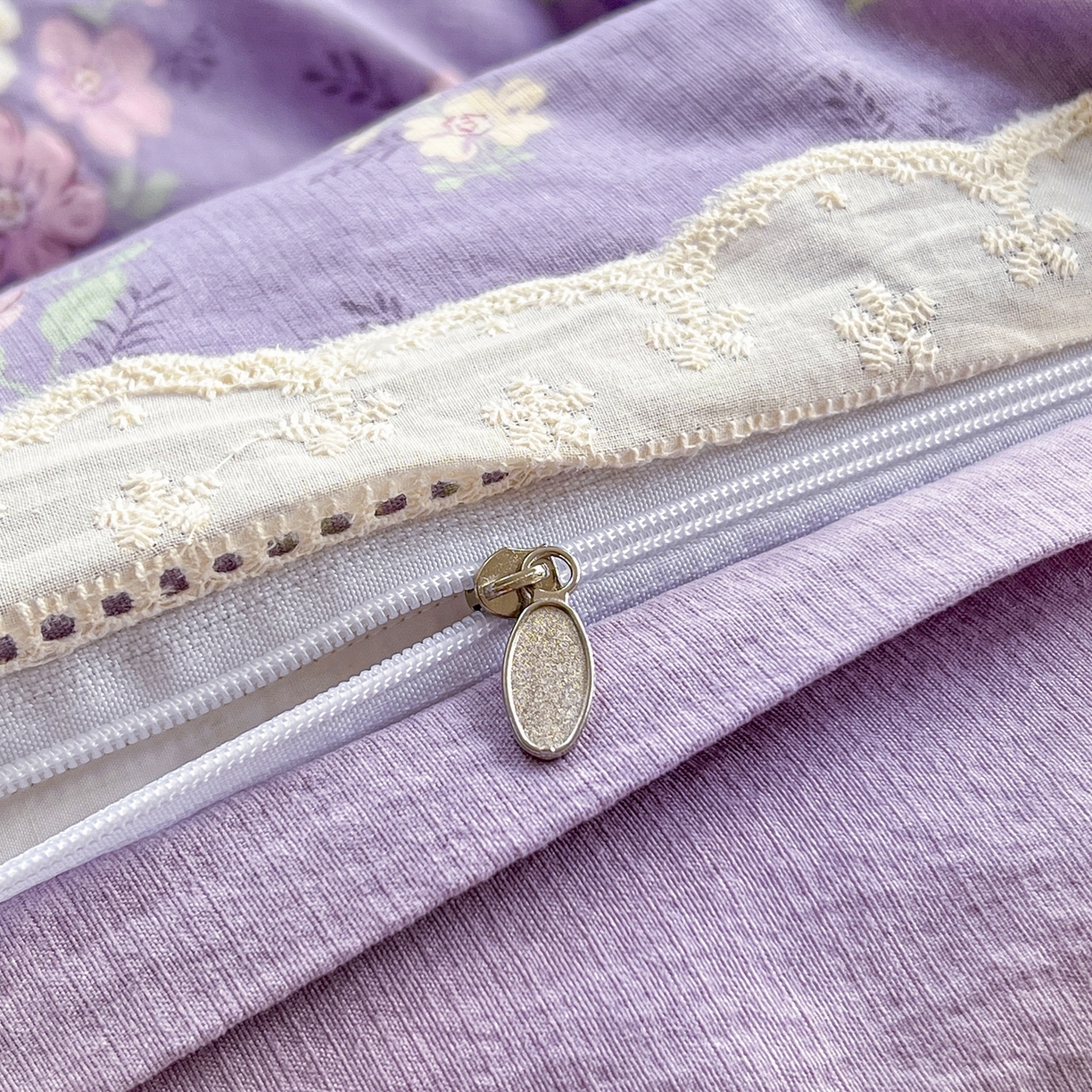 91家纺网 家纺一手货源 找家纺 （总）赫然家纺 2025新款云感皱皱双层纱法式镂空全棉花边款单被套