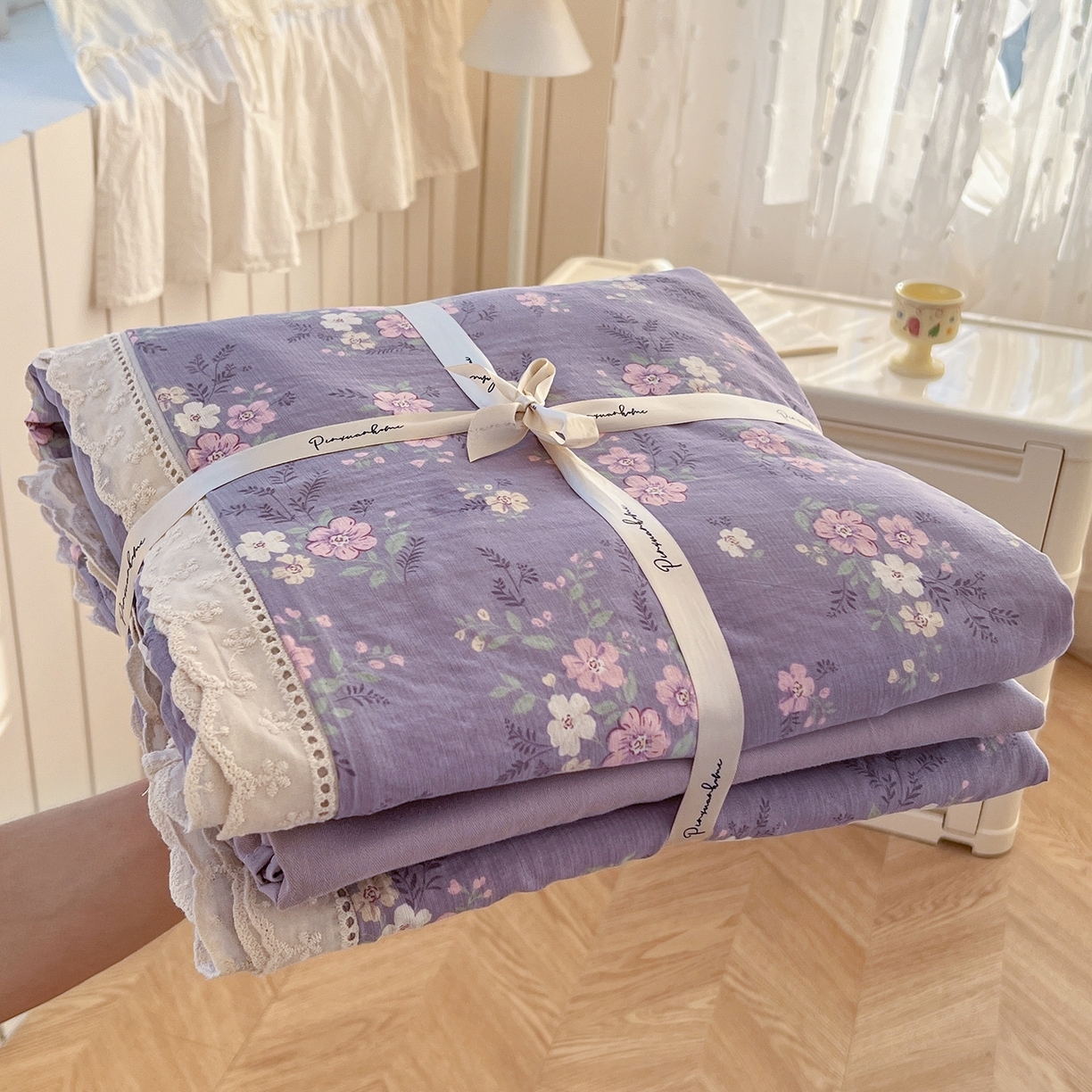 91家纺网 家纺一手货源 找家纺 （总）赫然家纺 2025新款云感皱皱双层纱法式镂空全棉花边款四件套