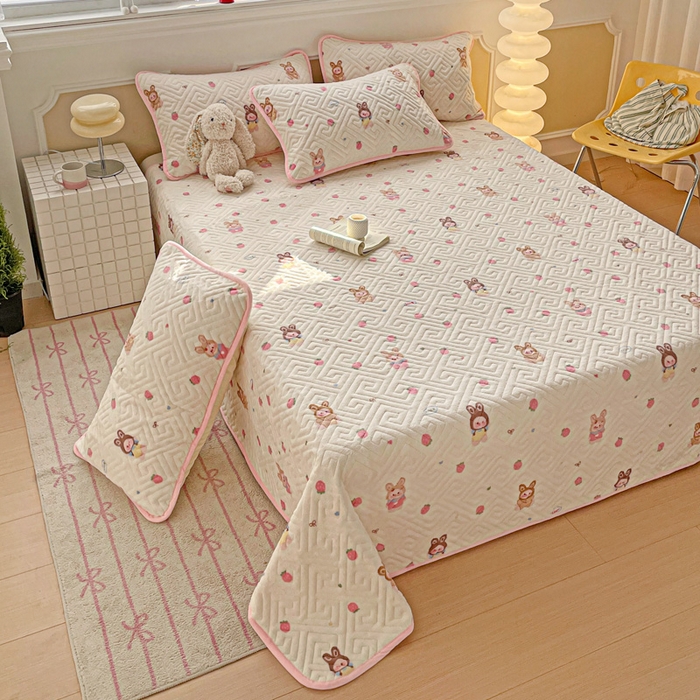 91家纺网 家纺一手货源 找家纺 羽爱 2025新款棉加绒床盖套件 草莓萌宝