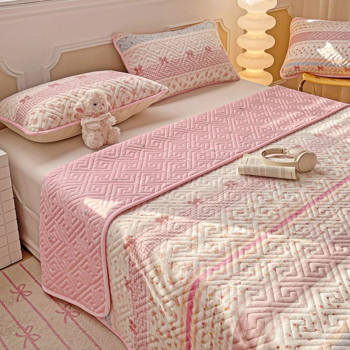 91家纺网 家纺一手货源 找家纺 羽爱 2025新款棉加绒床盖套件 春色结语