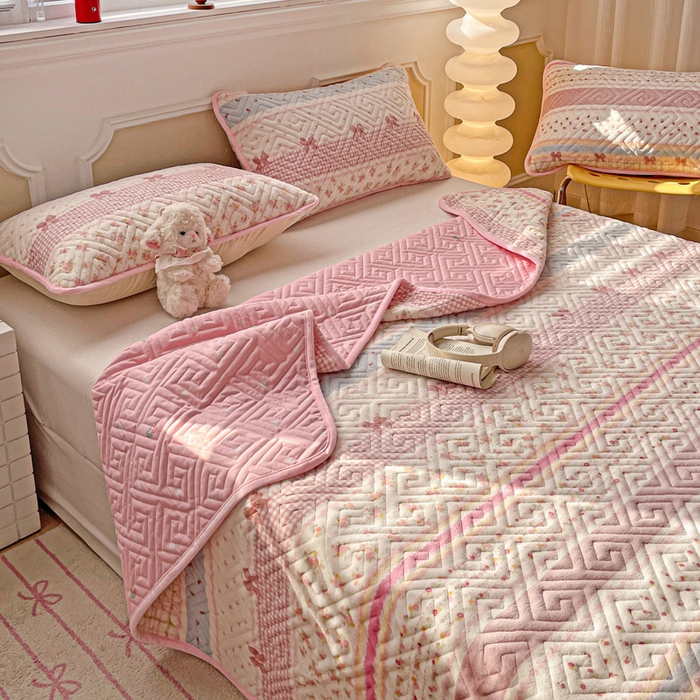 91家纺网 家纺一手货源 找家纺 羽爱 2025新款棉加绒床盖套件 春色结语