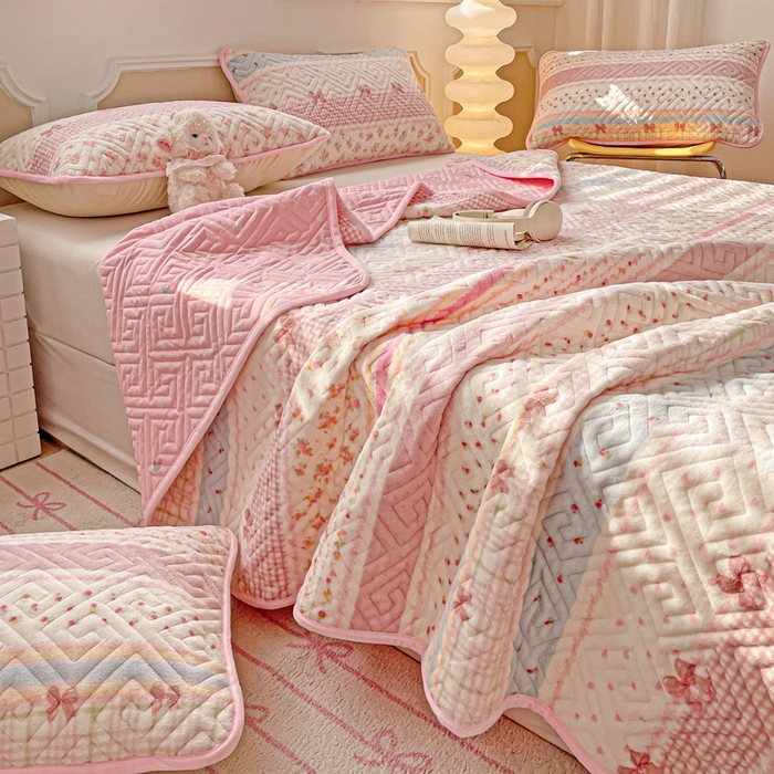 91家纺网 家纺一手货源 找家纺 羽爱 2025新款棉加绒床盖套件 春色结语