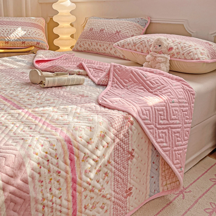 91家纺网 家纺一手货源 找家纺 羽爱 2025新款棉加绒床盖套件 春色结语