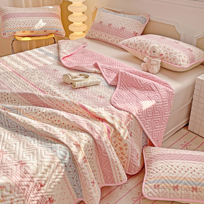 91家纺网 家纺一手货源 找家纺 羽爱 2025新款棉加绒床盖套件 春色结语