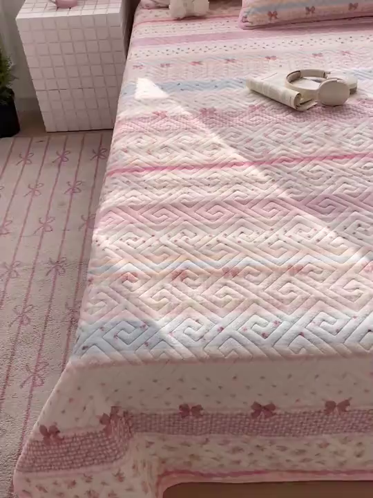 91家纺网 家纺一手货源 找家纺 羽爱 2025新款棉加绒床盖套件 春色结语