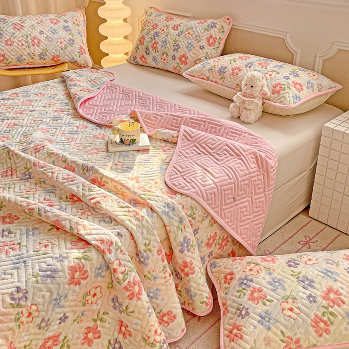 91家纺网 家纺一手货源 找家纺 羽爱 2025新款棉加绒床盖套件 春意花影