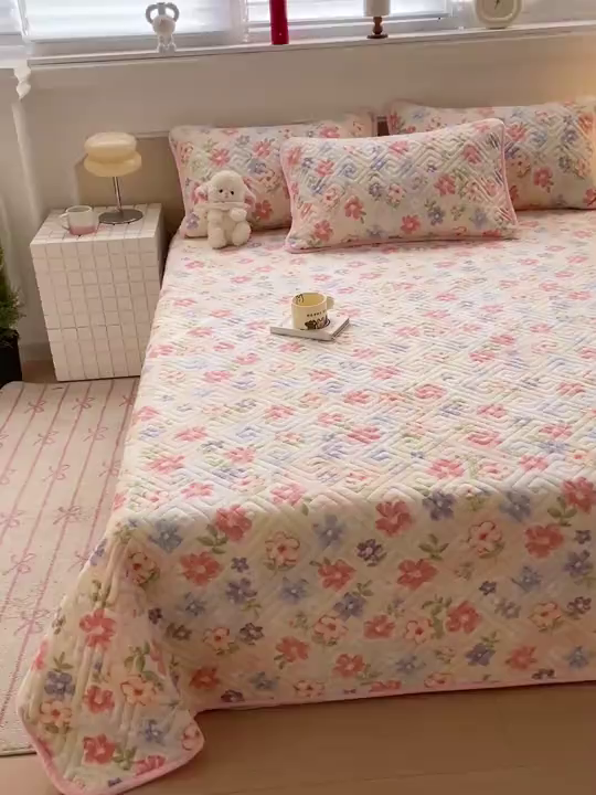91家纺网 家纺一手货源 找家纺 羽爱 2025新款棉加绒床盖套件 春意花影