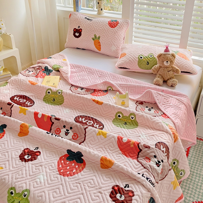 91家纺网 家纺一手货源 找家纺 羽爱 2025新款棉加绒床盖套件 果酱熊