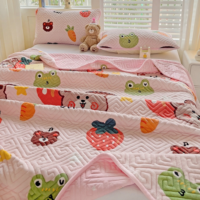 91家纺网 家纺一手货源 找家纺 羽爱 2025新款棉加绒床盖套件 果酱熊