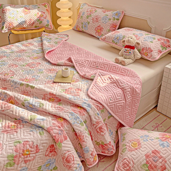 91家纺网 家纺一手货源 找家纺 羽爱 2025新款棉加绒床盖套件 花香四溢