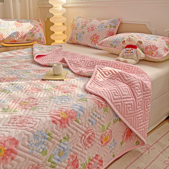 91家纺网 家纺一手货源 找家纺 羽爱 2025新款棉加绒床盖套件 花香四溢