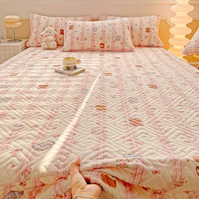 91家纺网 家纺一手货源 找家纺 羽爱 2025新款棉加绒床盖套件 萌宠泰迪