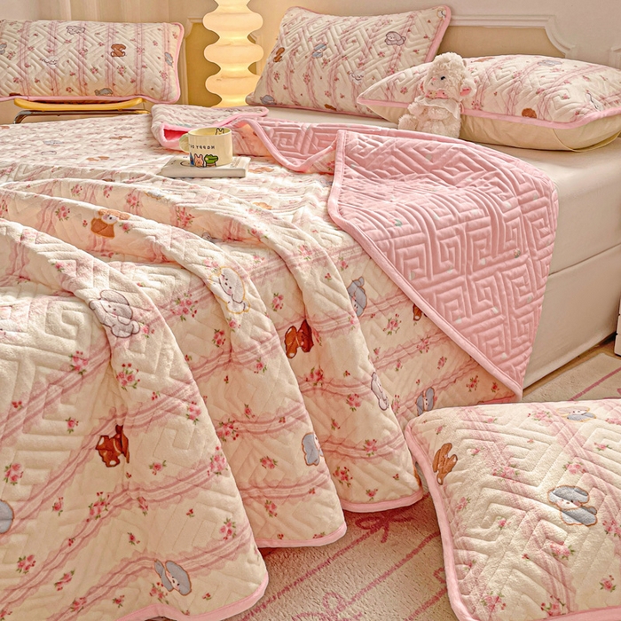 91家纺网 家纺一手货源 找家纺 羽爱 2025新款棉加绒床盖套件 萌宠泰迪