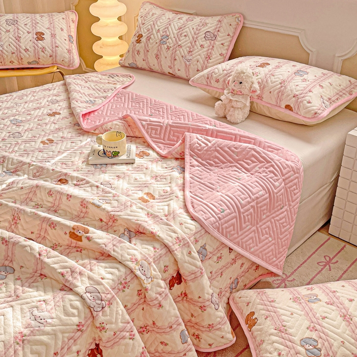 91家纺网 家纺一手货源 找家纺 羽爱 2025新款棉加绒床盖套件 萌宠泰迪