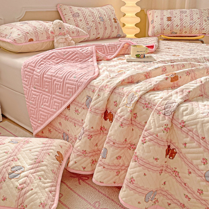 91家纺网 家纺一手货源 找家纺 羽爱 2025新款棉加绒床盖套件 萌宠泰迪