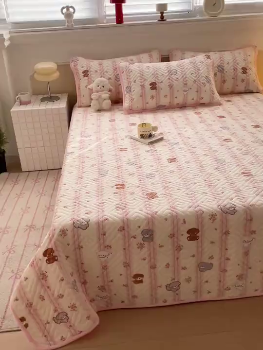 91家纺网 家纺一手货源 找家纺 羽爱 2025新款棉加绒床盖套件 萌宠泰迪