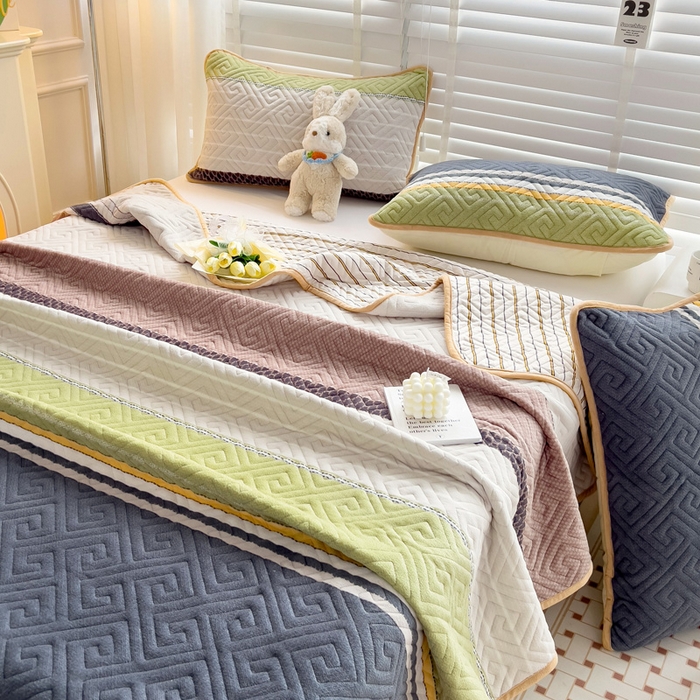 91家纺网 家纺一手货源 找家纺 羽爱 2025新款棉加绒床盖套件 莫兰迪