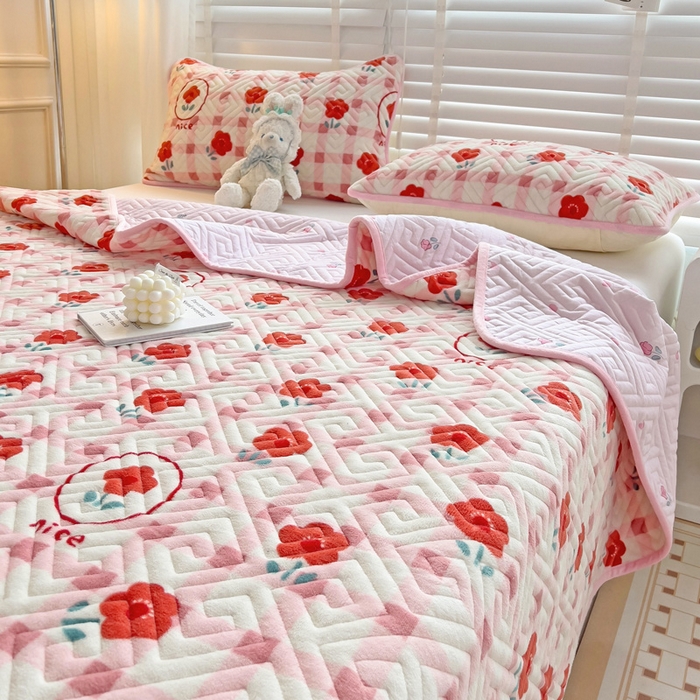 91家纺网 家纺一手货源 找家纺 羽爱 2025新款棉加绒床盖套件 温馨小花