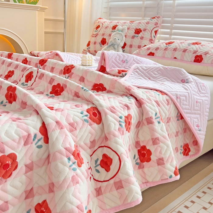 91家纺网 家纺一手货源 找家纺 羽爱 2025新款棉加绒床盖套件 温馨小花