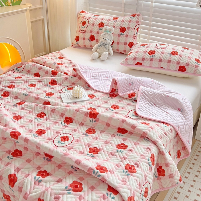 91家纺网 家纺一手货源 找家纺 羽爱 2025新款棉加绒床盖套件 温馨小花