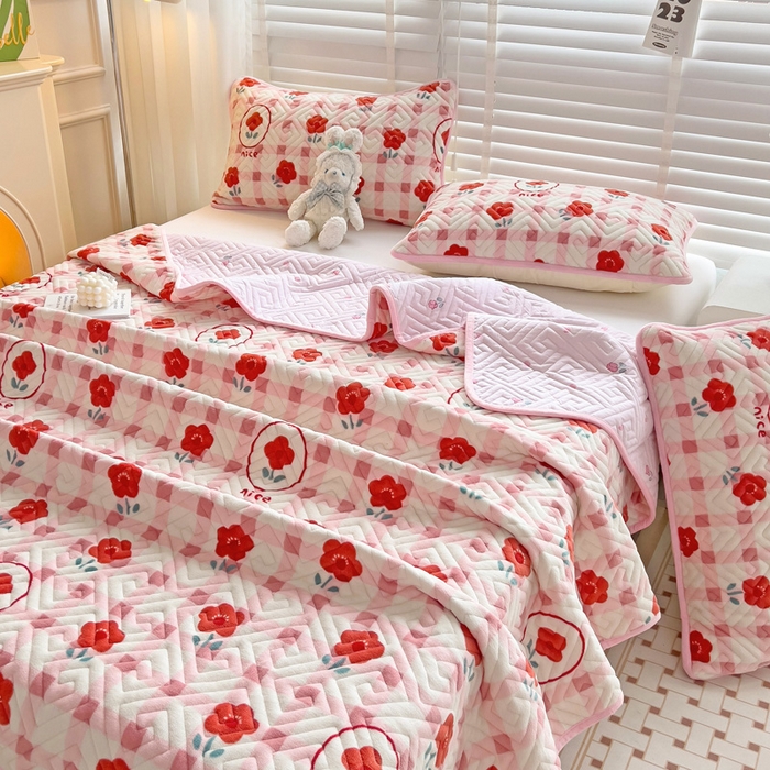 91家纺网 家纺一手货源 找家纺 羽爱 2025新款棉加绒床盖套件 温馨小花