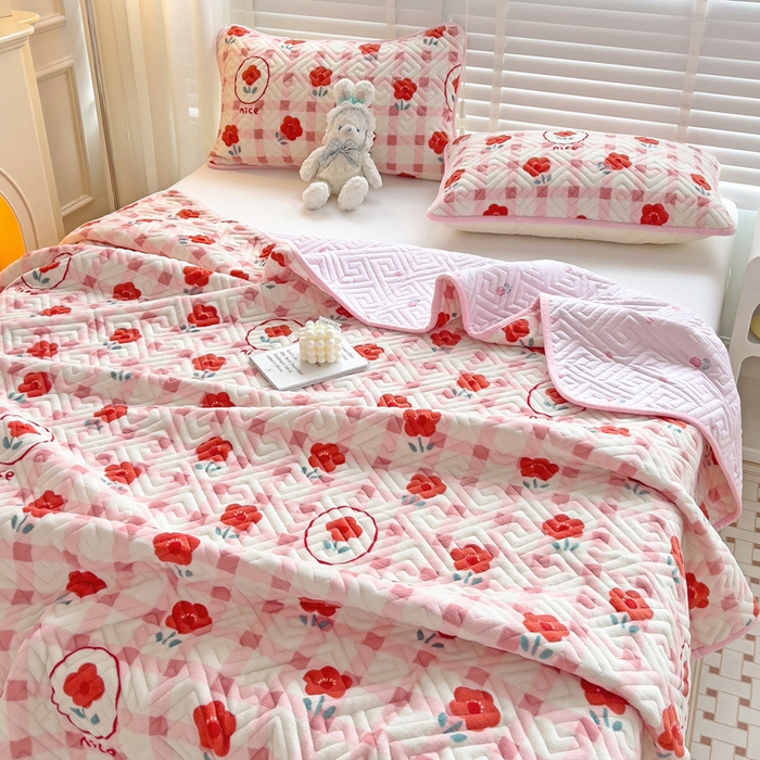 91家纺网 家纺一手货源 找家纺 羽爱 2025新款棉加绒床盖套件 温馨小花