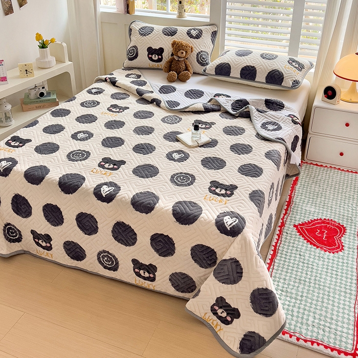 91家纺网 家纺一手货源 找家纺 羽爱 2025新款棉加绒床盖套件 笑脸熊仔