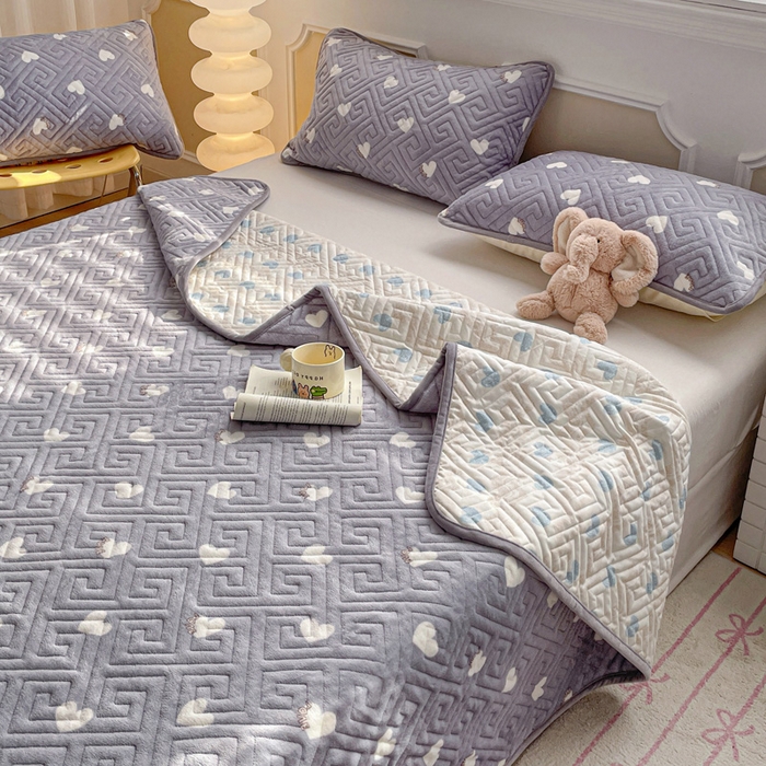 91家纺网 家纺一手货源 找家纺 羽爱 2025新款棉加绒床盖套件 心心相印