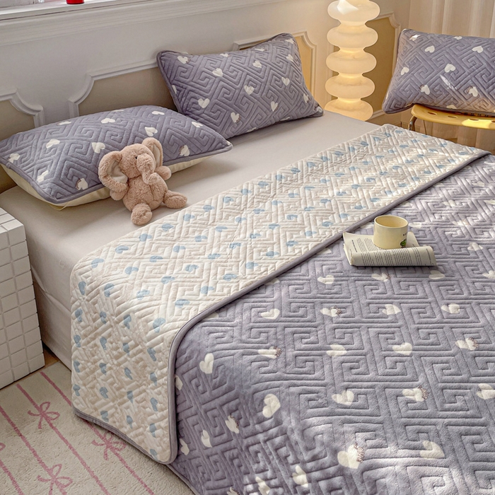 91家纺网 家纺一手货源 找家纺 羽爱 2025新款棉加绒床盖套件 心心相印