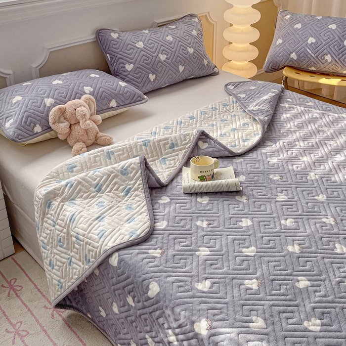 91家纺网 家纺一手货源 找家纺 羽爱 2025新款棉加绒床盖套件 心心相印