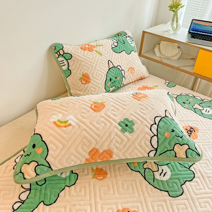91家纺网 家纺一手货源 找家纺 羽爱 2025新款棉加绒床盖套件 元气恐龙