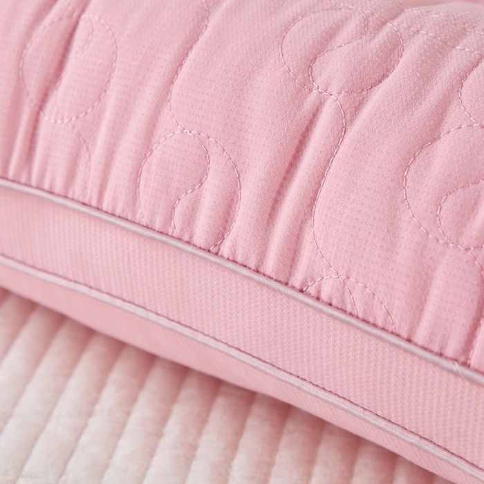 91家纺网 家纺一手货源 找家纺 佳尚枕芯 2025新款低敏定型羽丝云柔护颈枕枕头枕芯 粉色