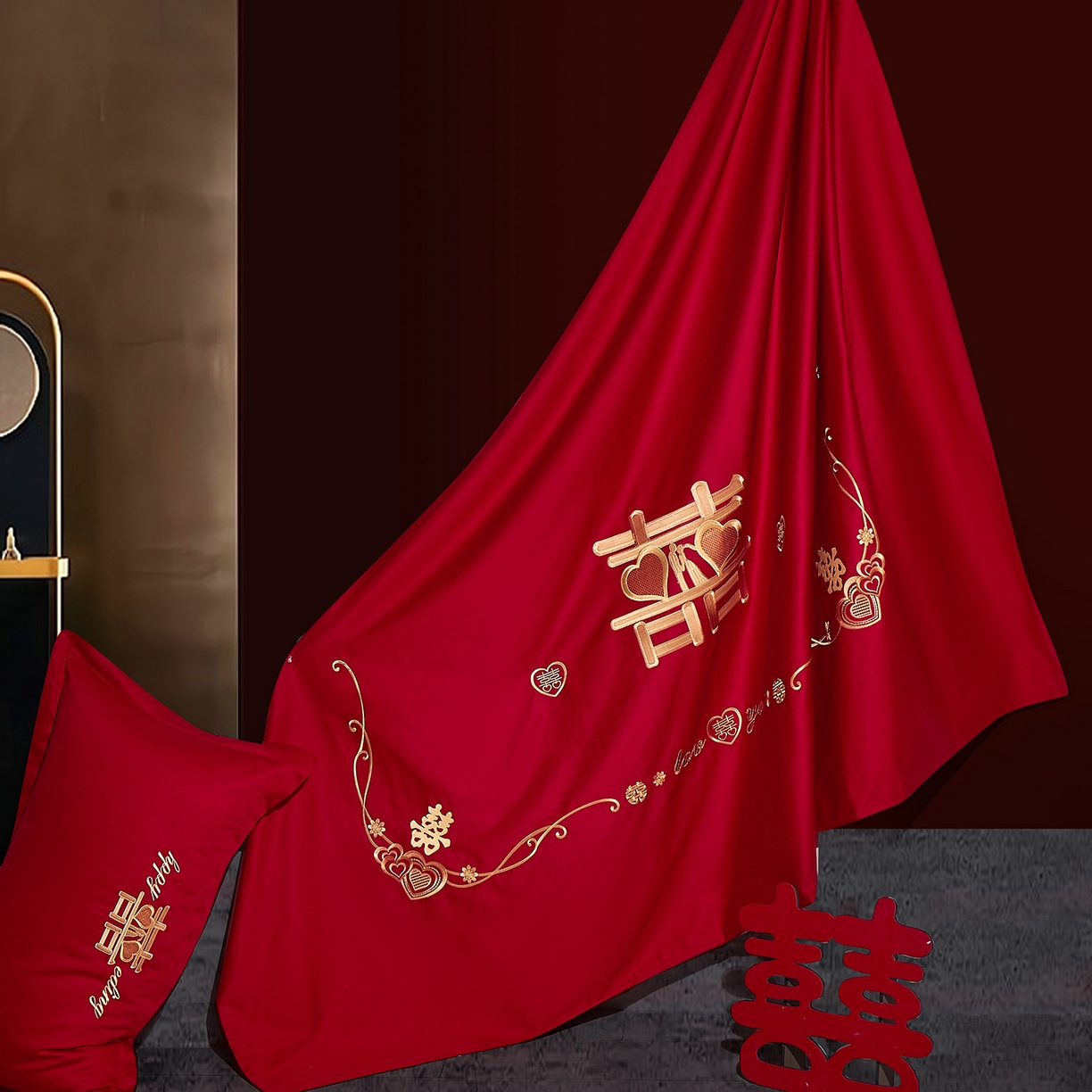 91家纺网 家纺一手货源 找家纺 浩情国际婚庆供货中心 2026新款100%全棉纯棉新中式刺绣大红结婚婚庆四件套多件套 HQ-心囍（金）