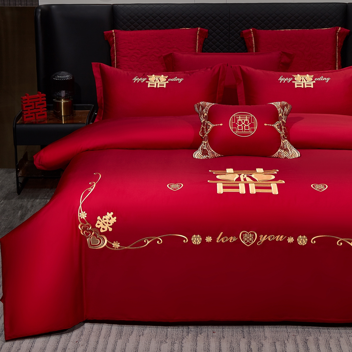 91家纺网 家纺一手货源 找家纺 浩情国际婚庆供货中心 2026新款100%全棉纯棉新中式刺绣大红结婚婚庆四件套多件套 HQ-心囍（金）