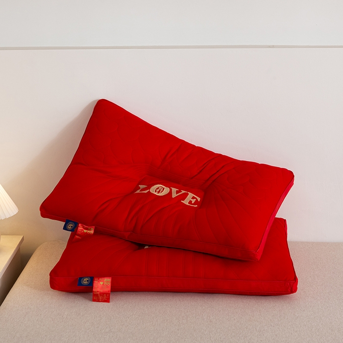 91家纺网 家纺一手货源 找家纺 佳尚枕芯 2025新款全棉纯棉婚庆护颈椎助眠大红色陪嫁家用枕头枕芯 LOVE款
