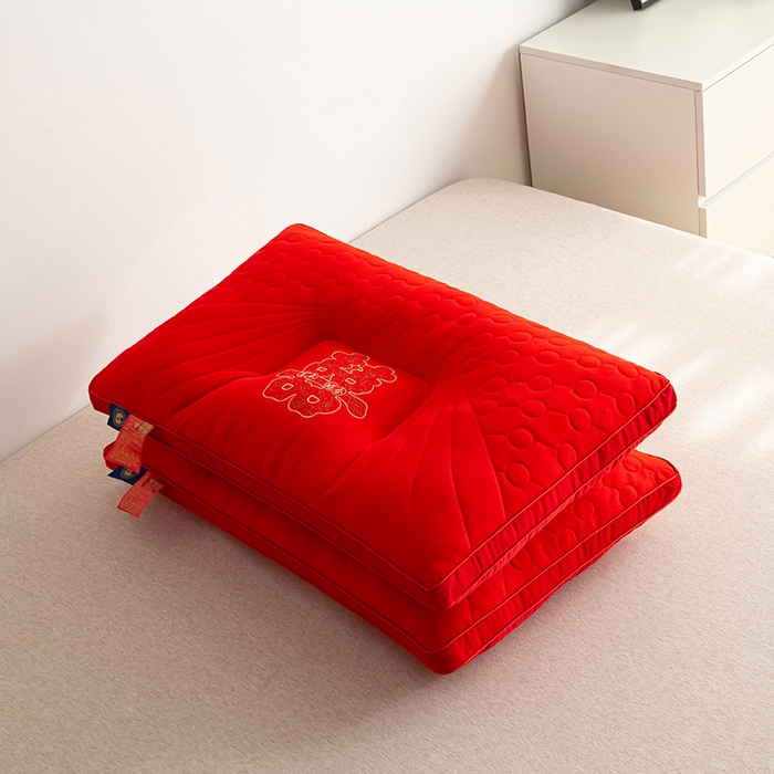 91家纺网 家纺一手货源 找家纺 佳尚枕芯 2025新款全棉纯棉婚庆护颈椎助眠大红色陪嫁家用枕头枕芯 大囍款