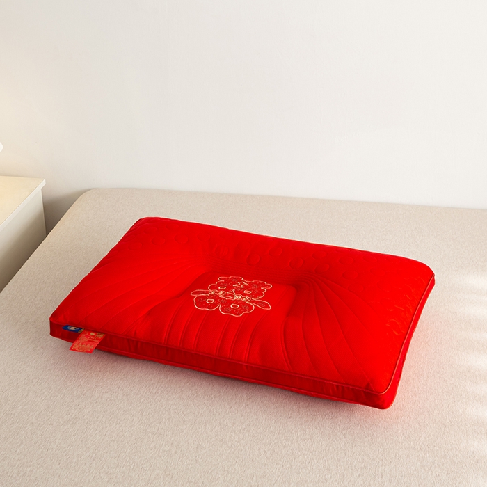 91家纺网 家纺一手货源 找家纺 佳尚枕芯 2025新款全棉纯棉婚庆护颈椎助眠大红色陪嫁家用枕头枕芯 大囍款