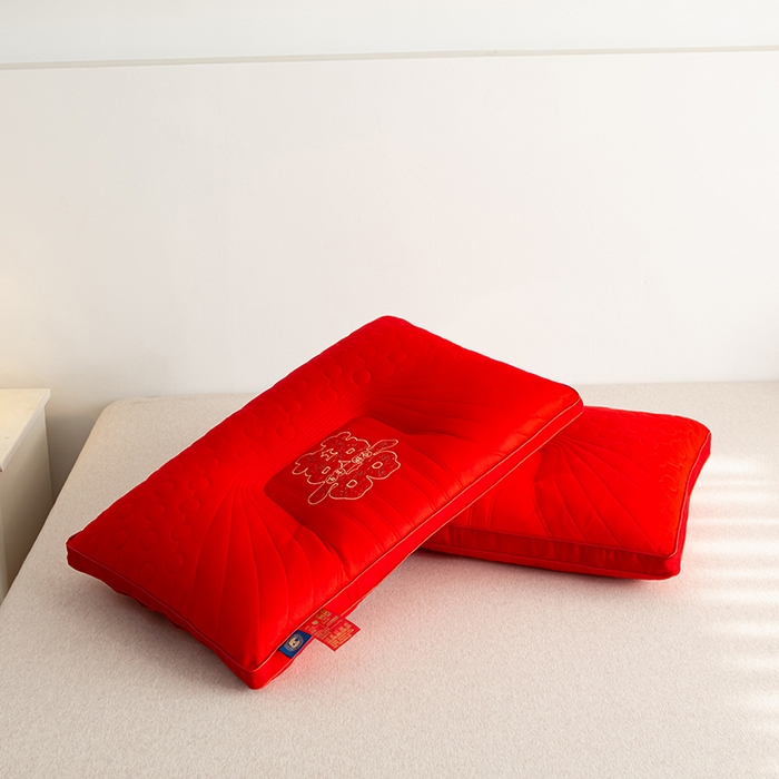91家纺网 家纺一手货源 找家纺 佳尚枕芯 2025新款全棉纯棉婚庆护颈椎助眠大红色陪嫁家用枕头枕芯 大囍款