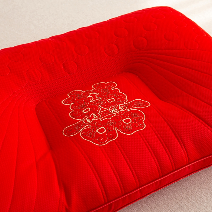 91家纺网 家纺一手货源 找家纺 佳尚枕芯 2025新款全棉纯棉婚庆护颈椎助眠大红色陪嫁家用枕头枕芯 大囍款