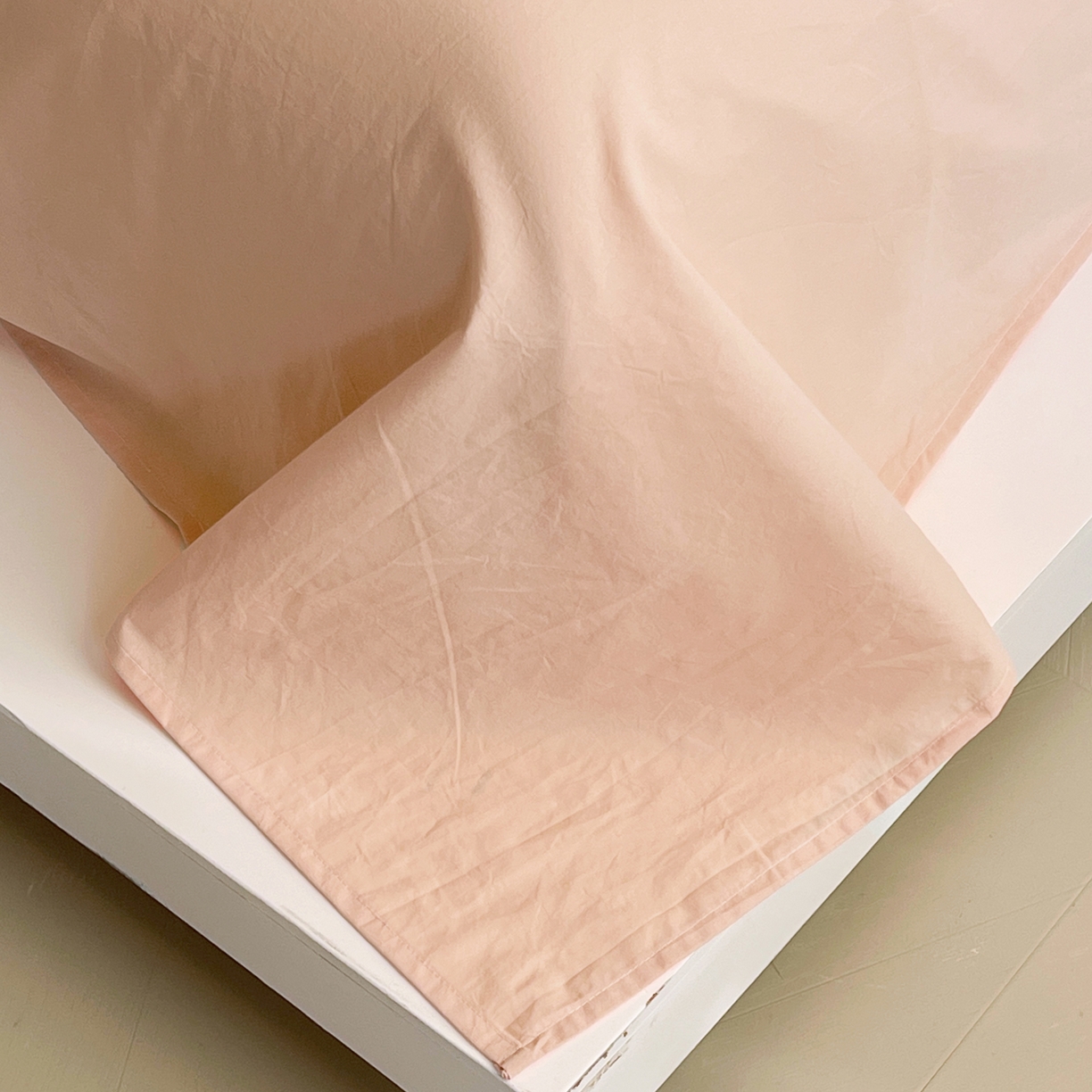 91家纺网 家纺一手货源 找家纺 春皖家纺 2026新款A类全棉三层纱AB版简约四件套-风格二 瑞拉-咖