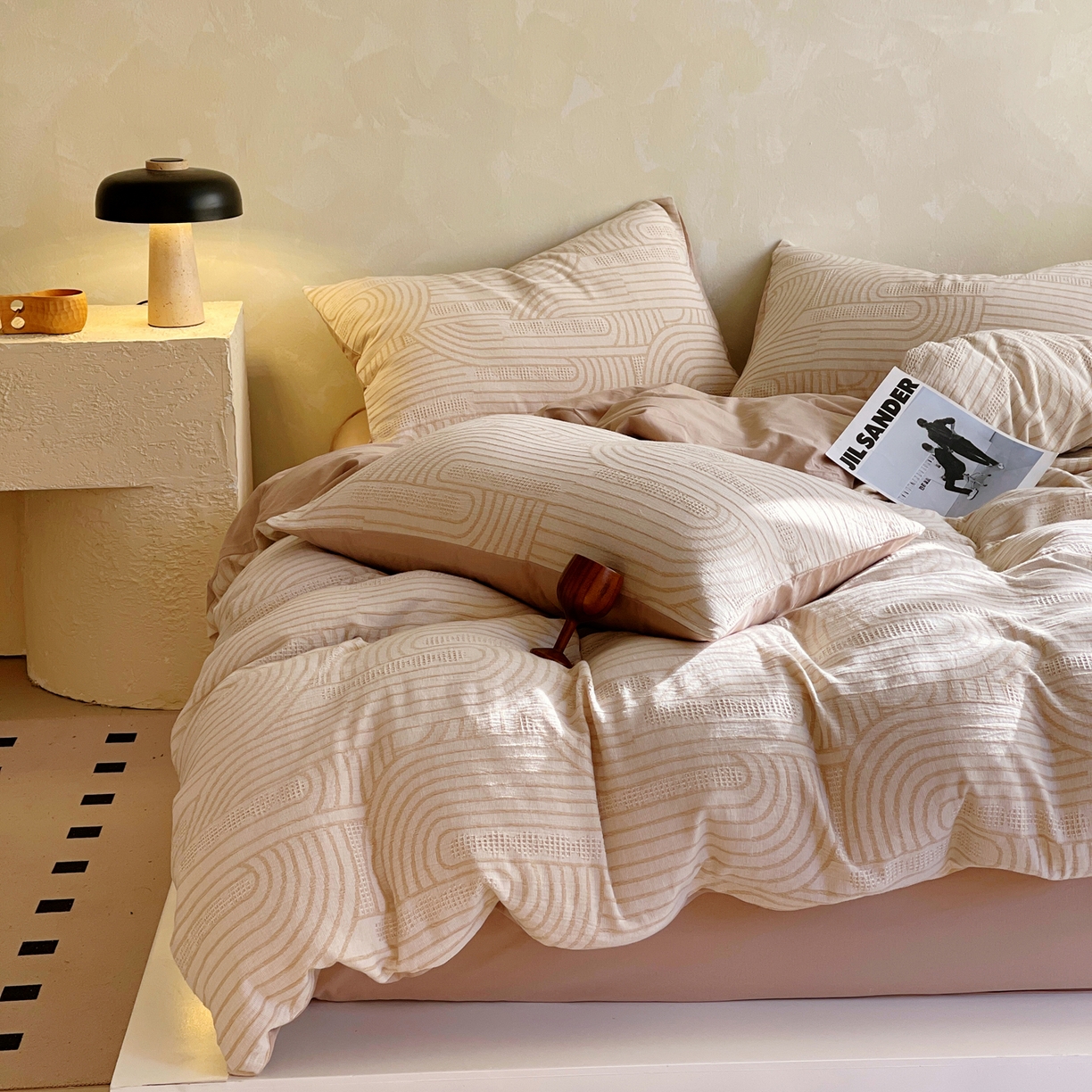 91家纺网 家纺一手货源 找家纺 春皖家纺 2026新款A类全棉三层纱AB版简约四件套-风格二 瑞拉-咖