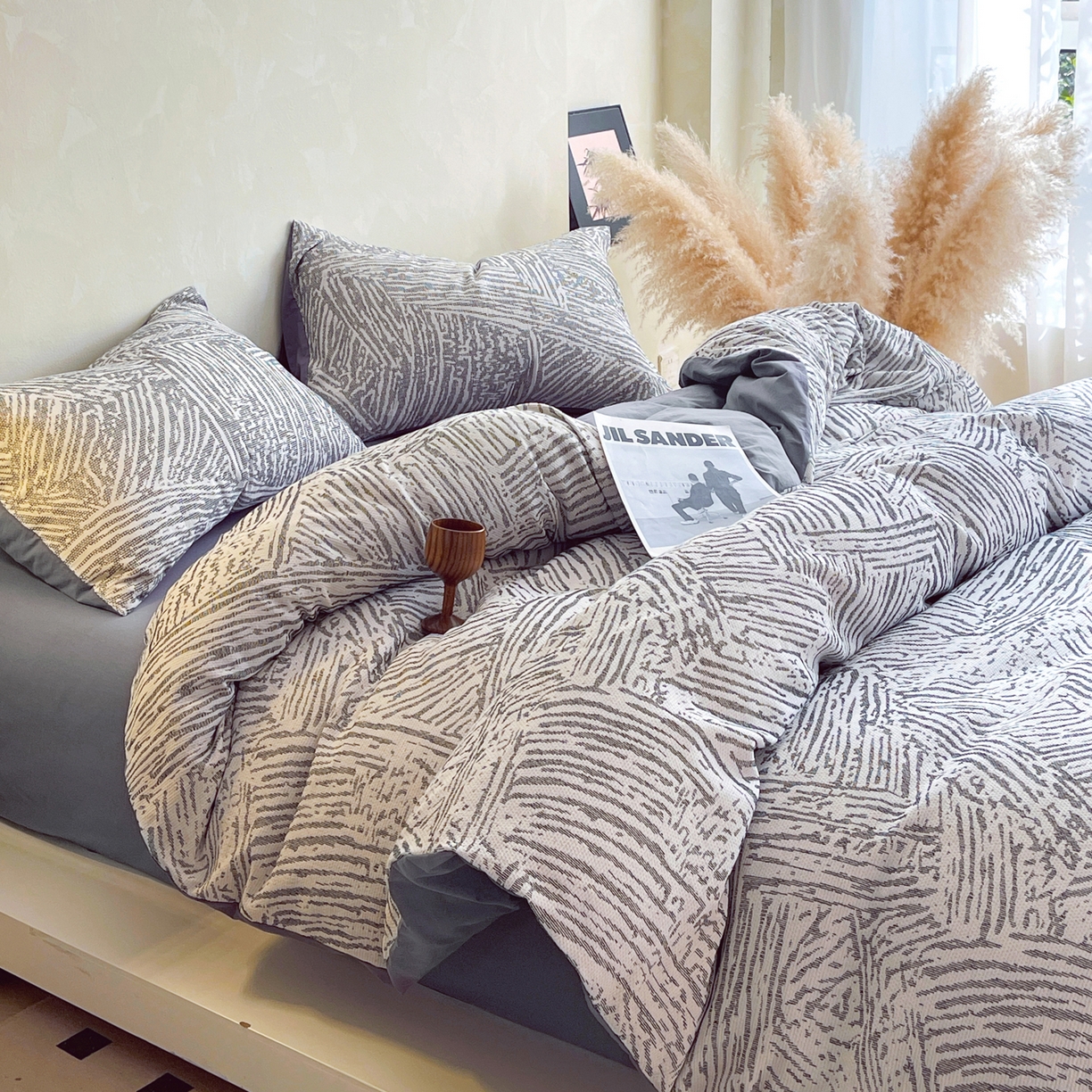 91家纺网 家纺一手货源 找家纺 春皖家纺 2026新款A类全棉三层纱AB版简约四件套-风格二 棱序