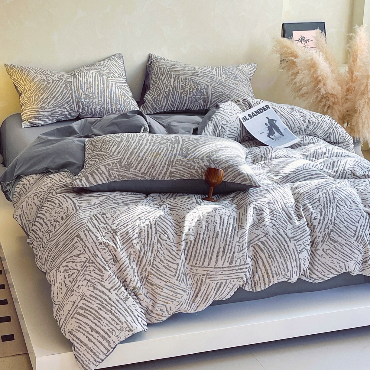 91家纺网 家纺一手货源 找家纺 春皖家纺 2026新款A类全棉三层纱AB版简约四件套-风格二 棱序