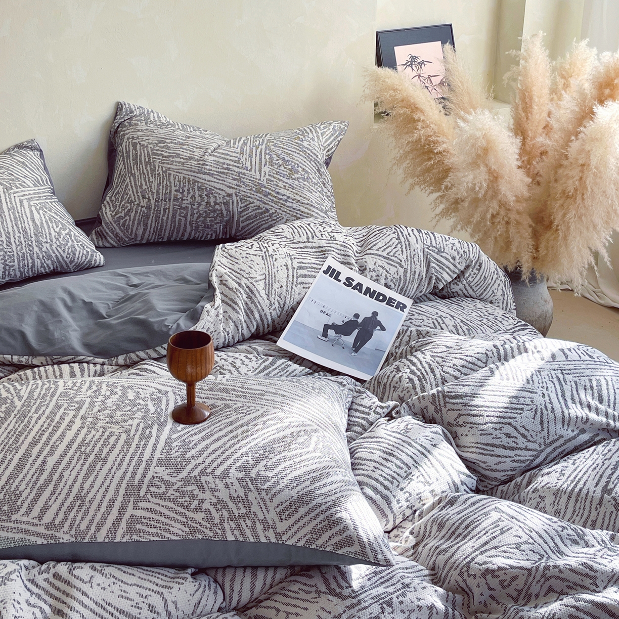 91家纺网 家纺一手货源 找家纺 春皖家纺 2026新款A类全棉三层纱AB版简约四件套-风格二 棱序