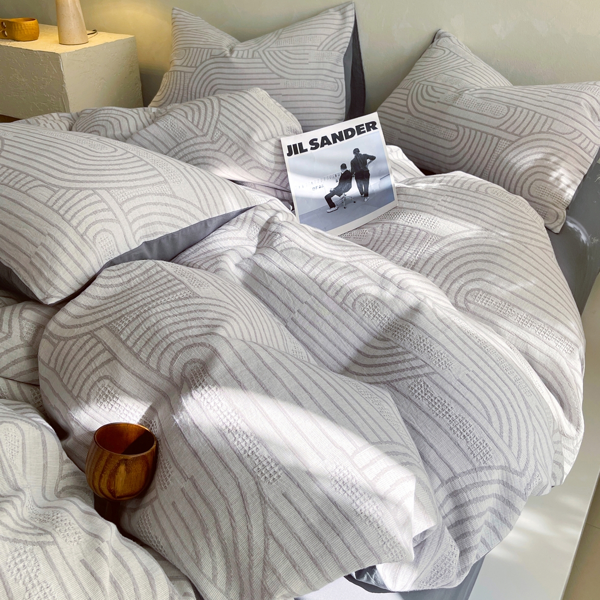 91家纺网 家纺一手货源 找家纺 春皖家纺 2026新款A类全棉三层纱AB版简约四件套-风格二 瑞拉-灰