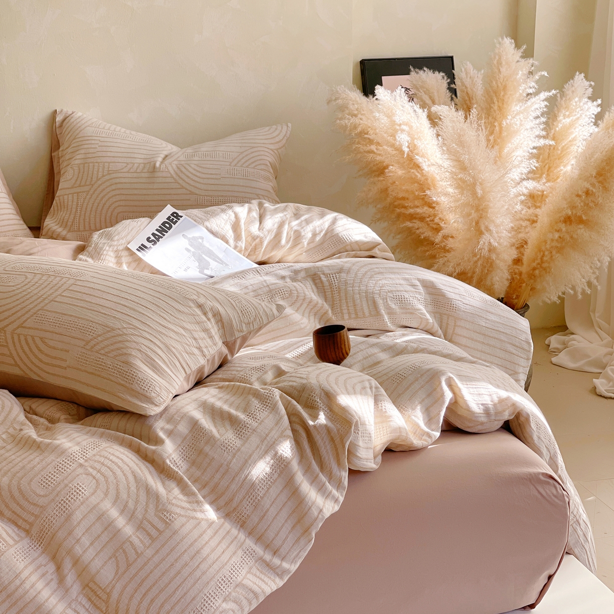 91家纺网 家纺一手货源 找家纺 春皖家纺 2026新款A类全棉三层纱AB版简约四件套-风格二 瑞拉-咖