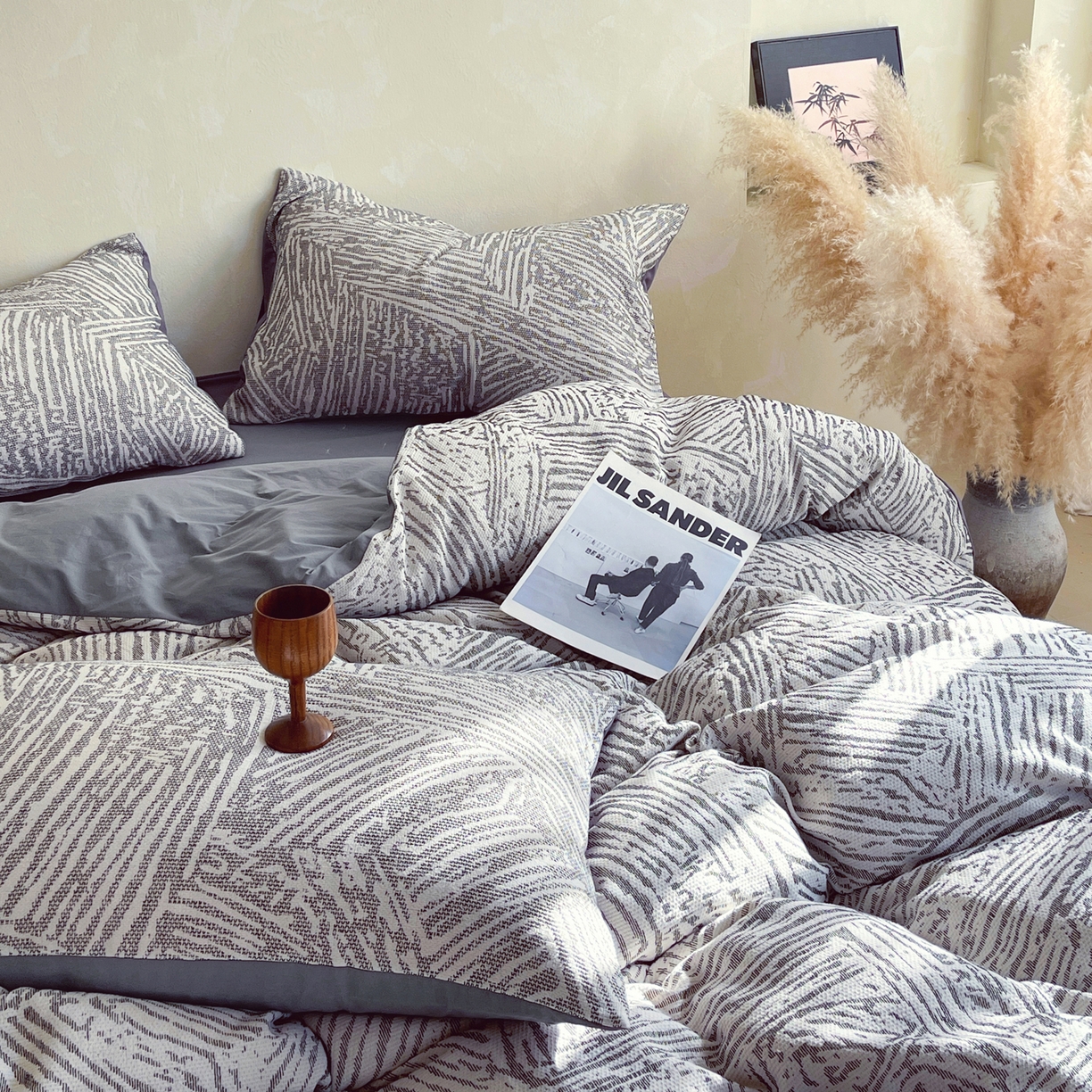 91家纺网 家纺一手货源 找家纺 春皖家纺 2026新款A类全棉三层纱AB版简约四件套-风格二 棱序