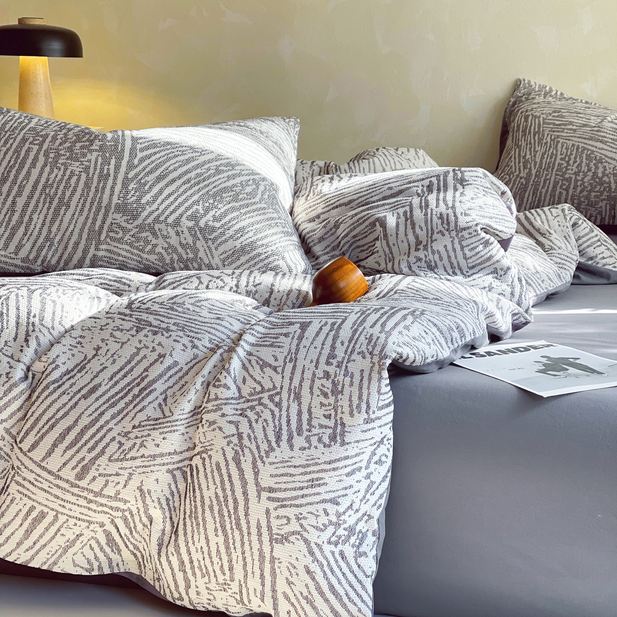 91家纺网 家纺一手货源 找家纺 春皖家纺 2026新款A类全棉三层纱AB版简约四件套-风格二 棱序