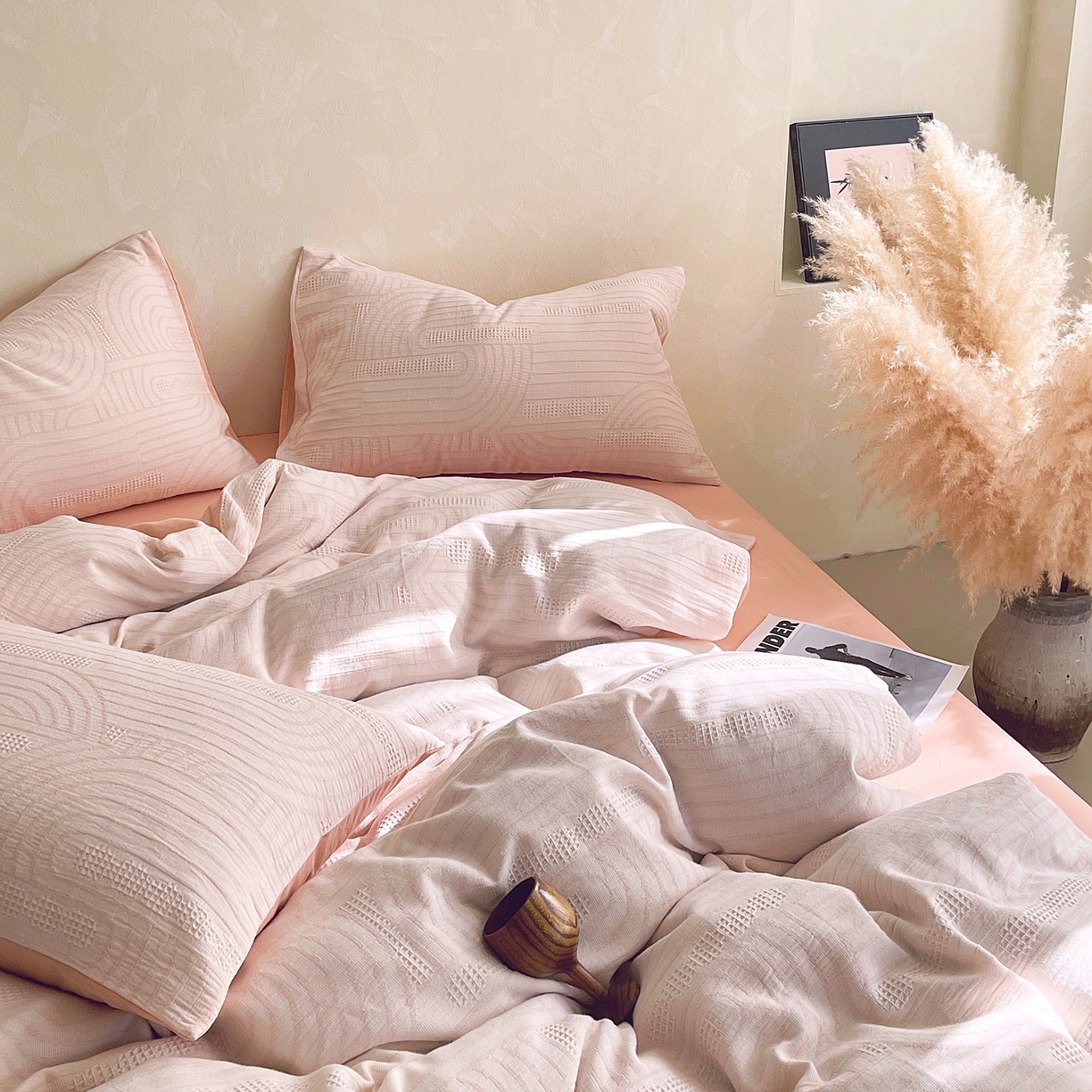 91家纺网 家纺一手货源 找家纺 春皖家纺 2026新款A类全棉三层纱AB版简约四件套-风格二 瑞拉-玉